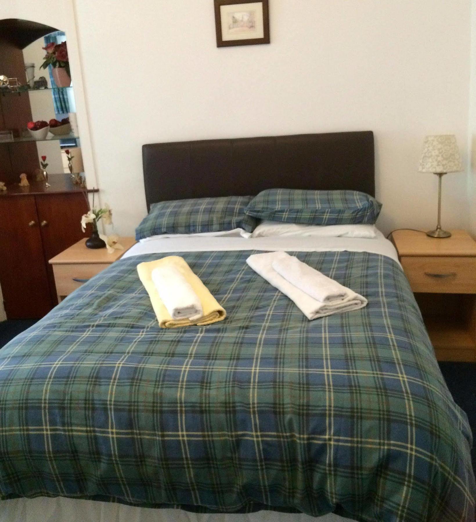 Armadale Guest House แอเบอร์ดีน ภายนอก รูปภาพ